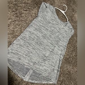 Women’s Market & Spruce short sleeve top